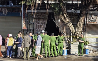 Cháy nhà 4 người thiệt mạng ở Đắk Lắk: Cháu bé 1 tháng tuổi thoát chết trong lòng cha